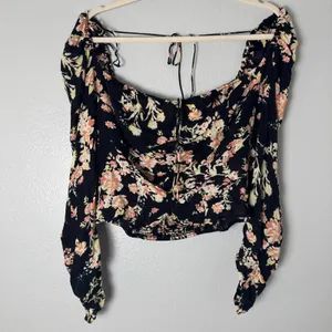 Free People Size-L/G Top Hilary‎ Printed Floral Cropped Black thumbnail 11