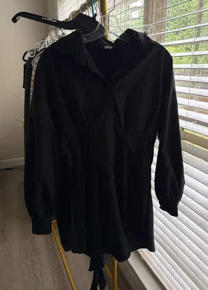Black Button thumbnail 1