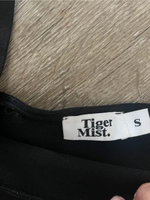 Tiger mist Black Square Neck Crop Top with Wide Straps thumbnail 6