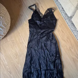 Zara Black Lace Maxi Dress thumbnail 4