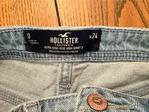 Hollister High Rise Mom 3" Denim Shorts, Size 24 thumbnail 2