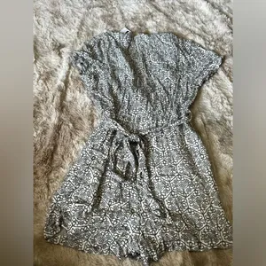 NWT Waist Tie Romper White thumbnail 8