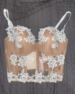 Victoria’s Secret bustier Corset thumbnail 1