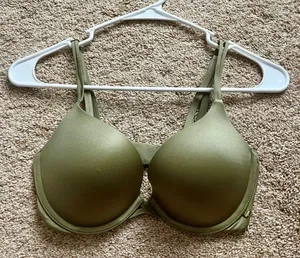 Victoria’s Secret Very Sexy Pushup Bra thumbnail 1