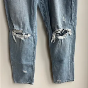 American Eagle Mom Jeans Size 2 SHORT thumbnail 3