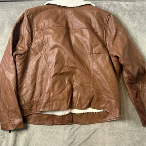 Torrid Sherpa Lined Moto Jacket Size 1X Brown Faux Leather Biker Fall Outerwear thumbnail 4