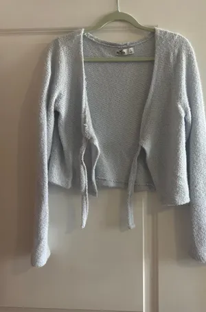 Hollister Sweater thumbnail 1