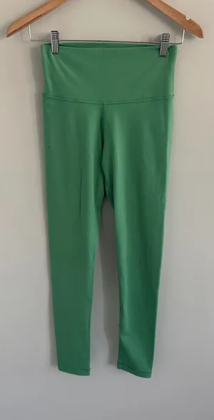 Aritzia Tna‎ Leggings Size Small thumbnail 1