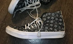 Vans Black Dot Daisy Print Lace Up High Top Sneakers Women’s Size 7 thumbnail 4