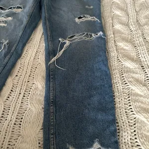 H&M Blue Distressed Boyfriend Jeans thumbnail 2
