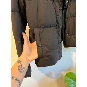 Patagonia Matte Black Silent Down Jacket Women's Size Small Snap Button Classic thumbnail 11