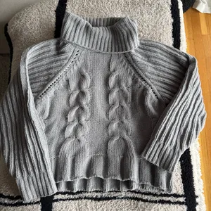 Gray turtleneck sweater thumbnail 1