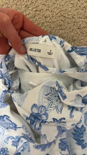 blue floral hollister maxi dress, never worn thumbnail 3