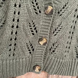 American Eagle Olive Green Pointelle Open Knit Cropped Cardigan XS thumbnail 4