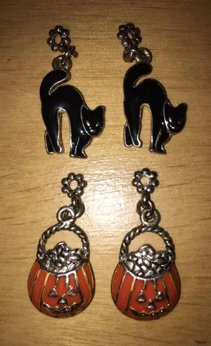 Bundle 2 Vintage Halloween Earrings Black Cat Pumpkins Craft Project No Backings thumbnail 1