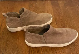Universal Threads High Top Suede Sneakers thumbnail 5
