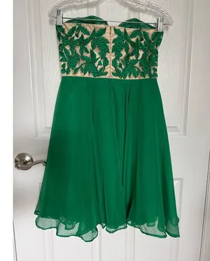 Sherri Hill Emerald green beaded flower, sweetheart, homecoming dress medium thumbnail 15