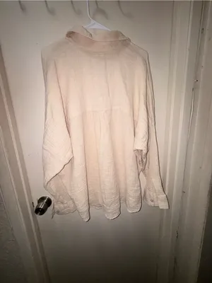 American Eagle Outfitters Cream Long-Sleeve Button-Down Shirt thumbnail 3