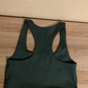 Girlfriend Collective Dark Forest Green Sports Bra XS Xtra Small Polyester Blend thumbnail 3