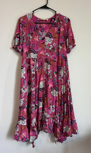 Asymmetrical Pink Floral Midi Dress with Short Sleeves and button front MP thumbnail 1