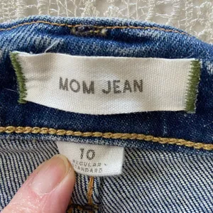 American Eagle Outfitters AE77 Premium Blue Distressed Mom Jeans + a Free Gift! thumbnail 4