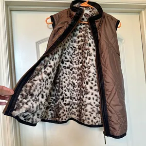 Gorgeous Bronze Vest Lined with Faux Leopard Fur - Never worn! Brand new! thumbnail 4