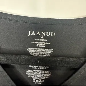 Women’s Jaanuu Size 1x Black Short‎ Sleeve Scrub Top With Pockets thumbnail 3