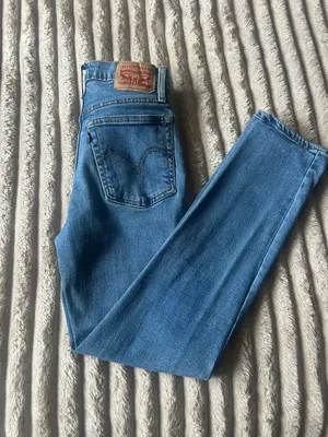 Levi’s Wedgie Straight Jeans thumbnail 2