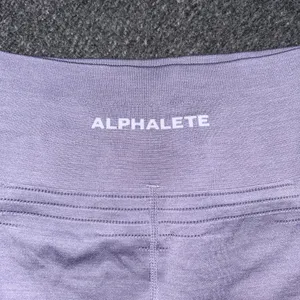 Alphalete Ozone Shorts 5.5” Size Medium Lavender Purple Workout Ribbed Gym thumbnail 3