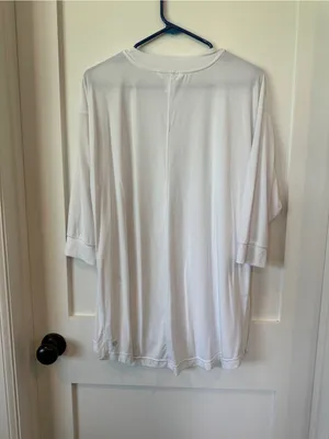 Athleta women’s White Short-Sleeve 3/4 sleeve dri fit fabric Crew Tee thumbnail 3