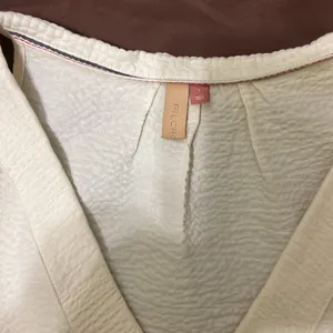 PILCRO TIE-FRONT, BUTTON DOWN FRONT, CREAM BLOUSE. LARGE thumbnail 2