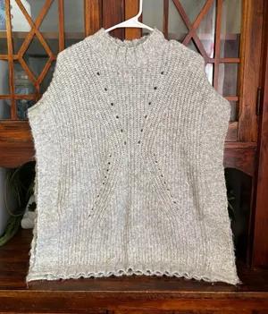 Aerie‎ Grey Chunky Knit Mock Neck Sleeveless Sweater Vest Medium thumbnail 1