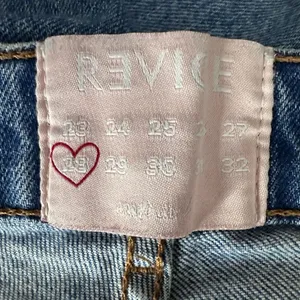 Revice Denim Farrah Medium Wash Jeans Size 28 thumbnail 6