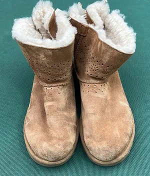 UGG Boots Womens Dae Sunshine Bailey‎ Bow Ankle High Fur Brown size 6 thumbnail 1