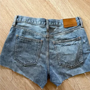 Aritzia Denim Forum Ex-boyfriend denim shorts Size 25 thumbnail 5
