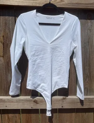 Abercrombie & Fitch Soft A&F Collection White V-Neck Long Sleeve Bodysuit M thumbnail 1