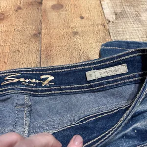 Seven7 Women's Medium Wash Denim Slim Straight Jeans Sz 10 Slight Distress thumbnail 3