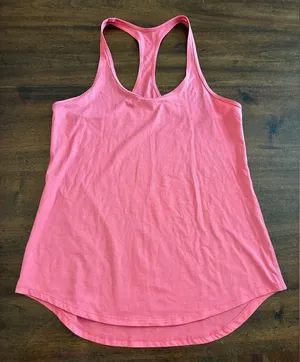 Lululemon Tank Top Women’s 4 Pink Racerback Workout Shirt thumbnail 1