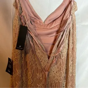 NWT Lulus Stolen Moments Dusty Pink Lace-Up Lace Maxi Dress Size Small‎ thumbnail 5