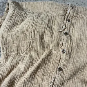 We The Free Boho Gauze Button Down Shirt Womens Medium Tan Raw Hem Oversized Top thumbnail 6