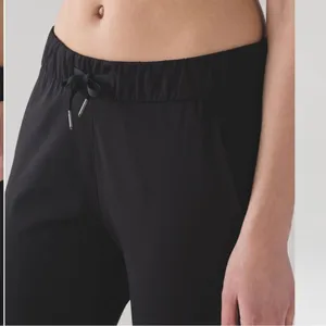 Lululemon On The Fly Pant 7/8 Ankle Black Size 4 thumbnail 3