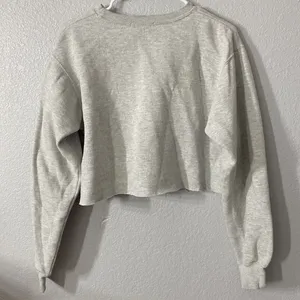 Brandy Melville New York Gray Crewneck Crop Sweater thumbnail 8