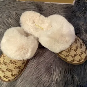 NWB Michael Kors Women’s Tula Scuff Slip On Cozy Slippers thumbnail 13