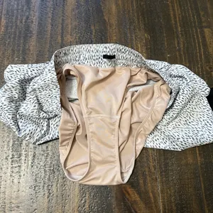 Lululemon Pleat To Street Shorts thumbnail 6