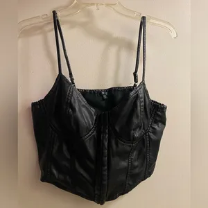 Iris Women’s Juniors Black Faux Leather Crop Top L Bust 35” Sweetheart Neckline thumbnail 1