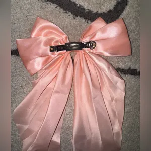 Amazon Elegant Pink Satin Hair Bow Clip thumbnail 5