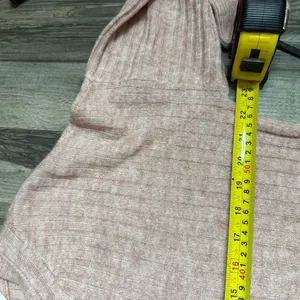 Abercrombie & Fitch pink sweater Size M thumbnail 6