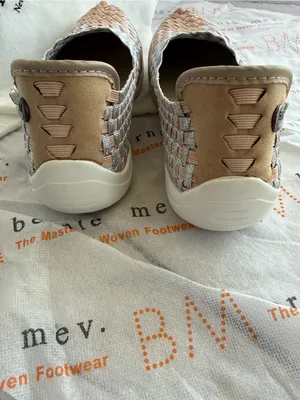 bernie mev. Catwalk Woven Slip-On Flats in Beige and White thumbnail 3