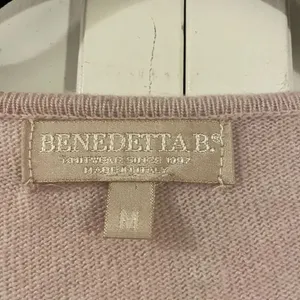 Benedetta B pink ruffle shoulder merino wool cashmere blend sweater M thumbnail 4