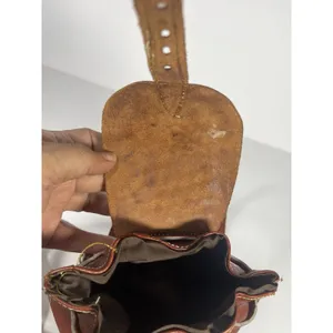 Vintage Women’s Brown/Tan Tooled Leather Backpack Bucket Bag, El Salvador thumbnail 11